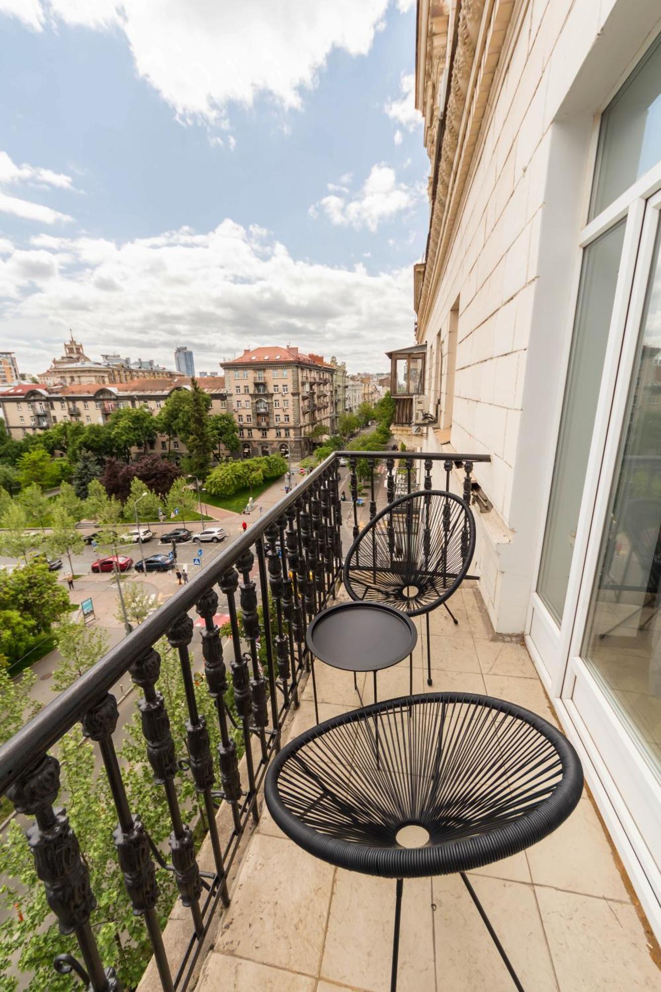 Dayflat Apartments Maidan Area Kyiv Exterior photo